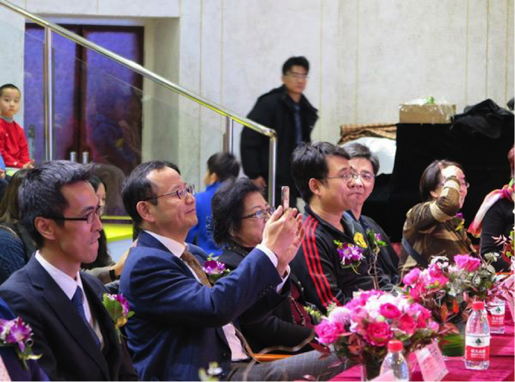 音乐之声暖寒冬 AG真人乐器捐赠爱心行动走进中国儿童中心艺术宫