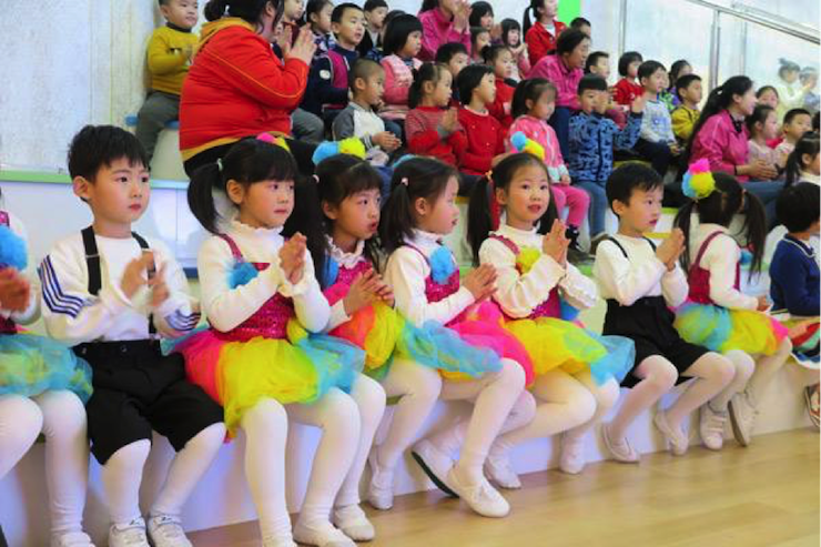 音乐之声暖寒冬 AG真人乐器捐赠爱心行动走进中国儿童中心艺术宫
