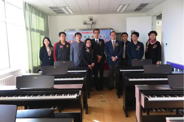音乐之声暖寒冬 AG真人乐器捐赠爱心行动走进中国儿童中心艺术宫